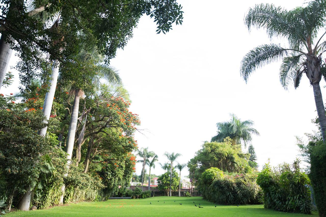 Hotel Jacarandas Cuernavaca Bagian luar foto