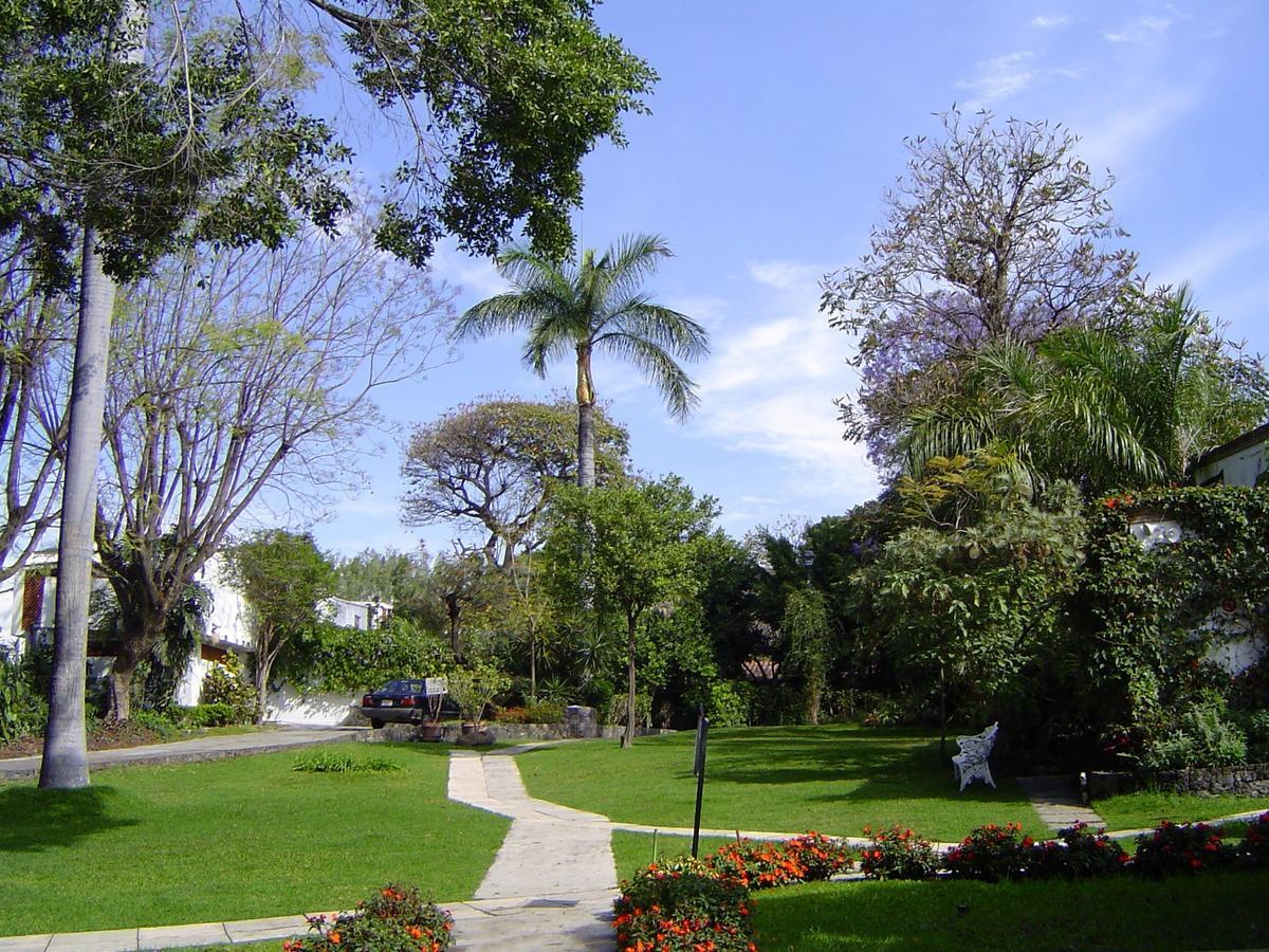 Hotel Jacarandas Cuernavaca Bagian luar foto